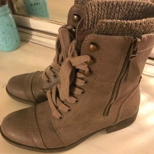 Women’s combat boots